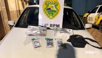 PM prende homem e apreende 325 gramas de cocaína em Foz do Iguaçu PM prende homem e apreende 325 gramas de cocaína em Foz do Iguaçu