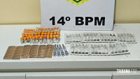 PM apreende medicamentos e anabolizantes durante abordagem a ônibus em Foz do Iguaçu PM apreende medicamentos e anabolizantes durante abordagem a ônibus em Foz do Iguaçu
