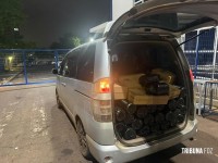 Ação integrada apreende vinho, azeite e carga de eletrônicos em Foz do Iguaçu Ação integrada apreende vinho, azeite e carga de eletrônicos em Foz do Iguaçu