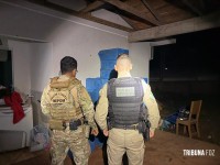 PF e PM apreendem 15,5 mil maços de cigarros paraguaios em depósito clandestino em Itaipulândia PF e PM apreendem 15,5 mil maços de cigarros paraguaios em depósito clandestino em Itaipulândia