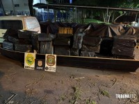 BPFRON e Polícia Federal apreendem veículos, embarcação e cigarros contrabandeados em Itaipulândia BPFRON e Polícia Federal apreendem veículos, embarcação e cigarros contrabandeados em Itaipulândia