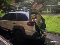 Ação integrada prende dois brasileiros após assalto a veículo com carga avaliada em R$ 500 mil em Foz do Iguaçu Ação integrada prende dois brasileiros após assalto a veículo com carga avaliada em R$ 500 mil em Foz do Iguaçu