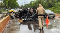 Passageiro morre e motorista fica ferido após grave acidente contra proteção de ponte na Av. Tancredo Neves, em Foz do Iguaçu Passageiro morre e motorista fica ferido após grave acidente contra proteção de ponte na Av. Tancredo Neves, em Foz do Iguaçu