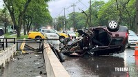 Passageiro morre e motorista fica ferido após grave acidente contra proteção de ponte na Av. Tancredo Neves, em Foz do Iguaçu Passageiro morre e motorista fica ferido após grave acidente contra proteção de ponte na Av. Tancredo Neves, em Foz do Iguaçu