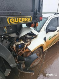 Colisão entre caminhão e automóvel causa danos de grande monta em Marechal Cândido Rondon Colisão entre caminhão e automóvel causa danos de grande monta em Marechal Cândido Rondon