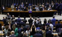 Alcolumbre marca votação da PEC pelo fim da 6x1 para quarta-feira Alcolumbre marca votação da PEC pelo fim da 6x1 para quarta-feira