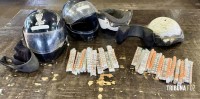 Receita Federal descobre 310 ampolas de medicamentos emagrecedores escondidas em capacetes de motociclistas paraguaios na fronteira Receita Federal descobre 310 ampolas de medicamentos emagrecedores escondidas em capacetes de motociclistas paraguaios na fronteira