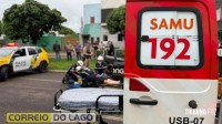 Colisão entre dois veículos termina com um invadindo muro de residência no centro de Santa Helena Colisão entre dois veículos termina com um invadindo muro de residência no centro de Santa Helena
