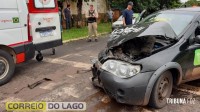 Colisão entre dois veículos termina com um invadindo muro de residência no centro de Santa Helena Colisão entre dois veículos termina com um invadindo muro de residência no centro de Santa Helena