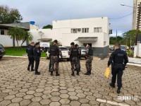 Policia Civil deflagra Operação “Fim de Pista - Xeque-Mate” e cumpre ordens judiciais contra grupo especializado no furto de caminhonetes em Foz do Iguaçu Policia Civil deflagra Operação “Fim de Pista - Xeque-Mate” e cumpre ordens judiciais contra grupo especializado no furto de caminhonetes em Foz do Iguaçu