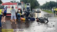 Acidente entre carro e motocicleta mobiliza SAMU e PM no centro de Santa Helena Acidente entre carro e motocicleta mobiliza SAMU e PM no centro de Santa Helena