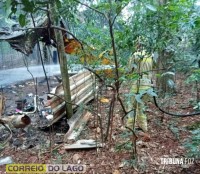 Incêndio destrói abrigo improvisado em área de mata da Itaipu Binacional em Santa Helena Incêndio destrói abrigo improvisado em área de mata da Itaipu Binacional em Santa Helena