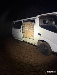 PF e PM interceptam esquema de transporte irregular de frangos e ovos na região do Rio Paraná em Foz do Iguaçu PF e PM interceptam esquema de transporte irregular de frangos e ovos na região do Rio Paraná em Foz do Iguaçu