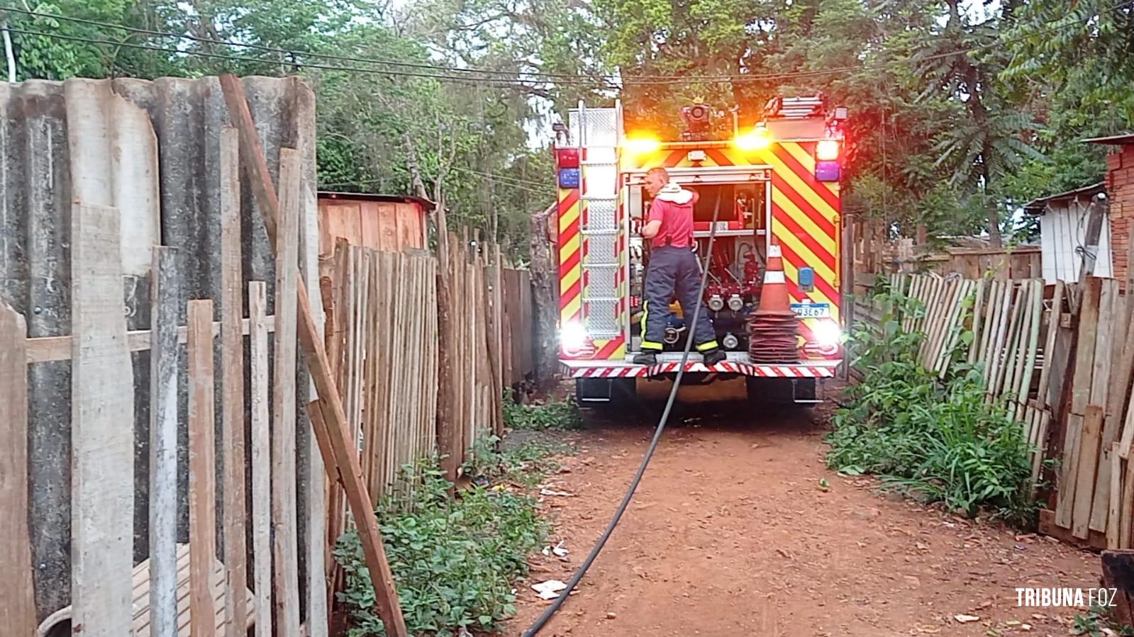 Bombeiros interveem em incêndio na Invasão do Bubas