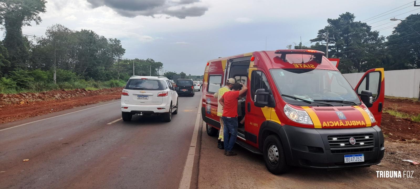 Siate socorre motociclista após colisão traseira na Av. das Cataratas