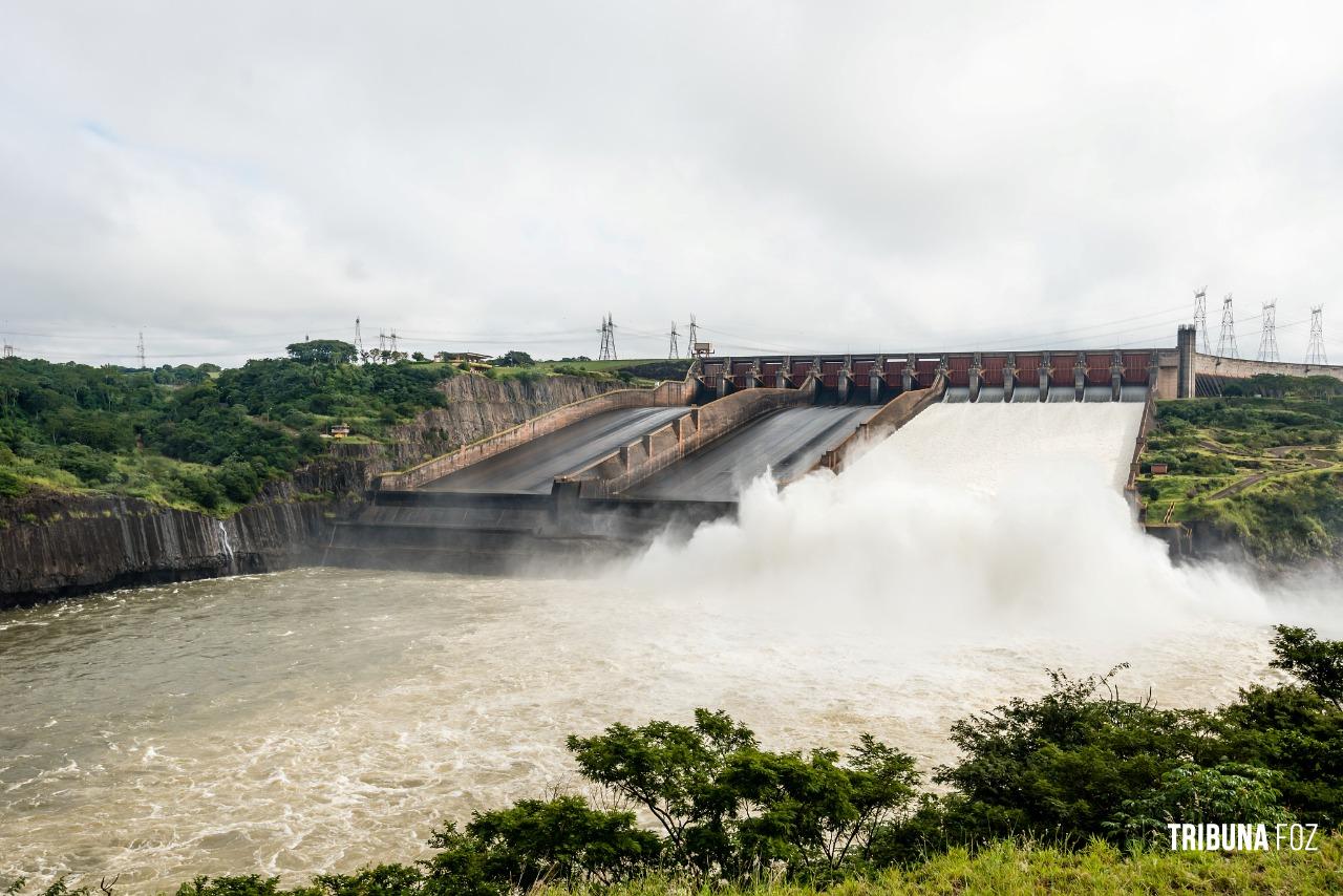 Depois de mais de um ano, Itaipu deve abrir vertedouro neste fim de semana