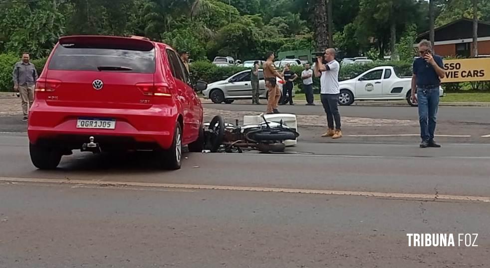 Motociclista é socorrido pelo Siate após colisão na Av. das Cataratas