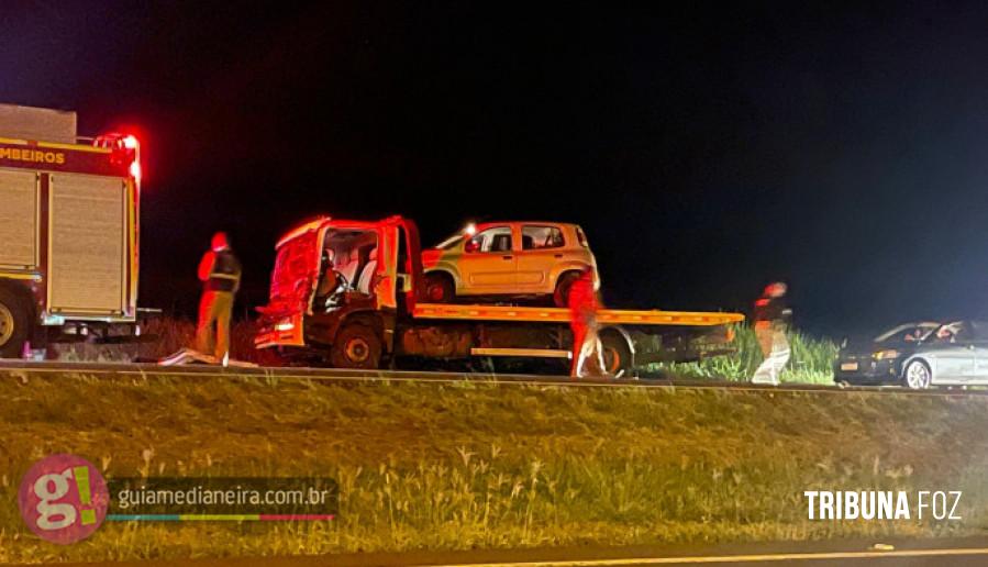 Motorista de caminhão fica ferido após colidir na traseira de carreta na BR 277 em Medianeira