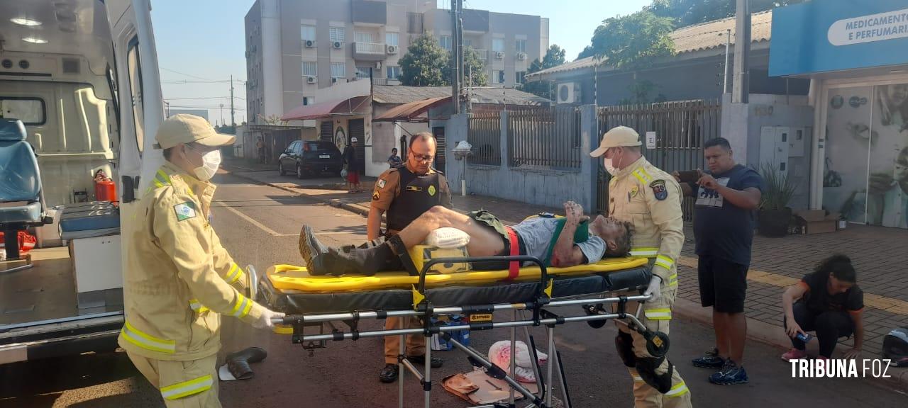 Motociclista é socorrido pelo Siate após colisão na Av. Javier Koelbel