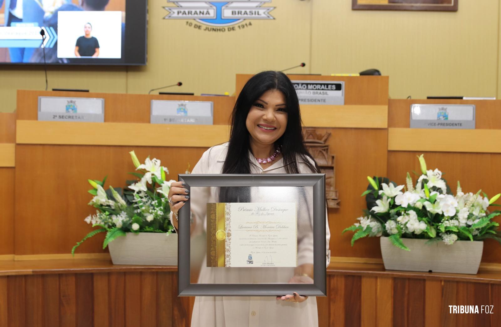 Câmara Municipal de Foz do Iguaçu entrega Prêmio Mulher Destaque