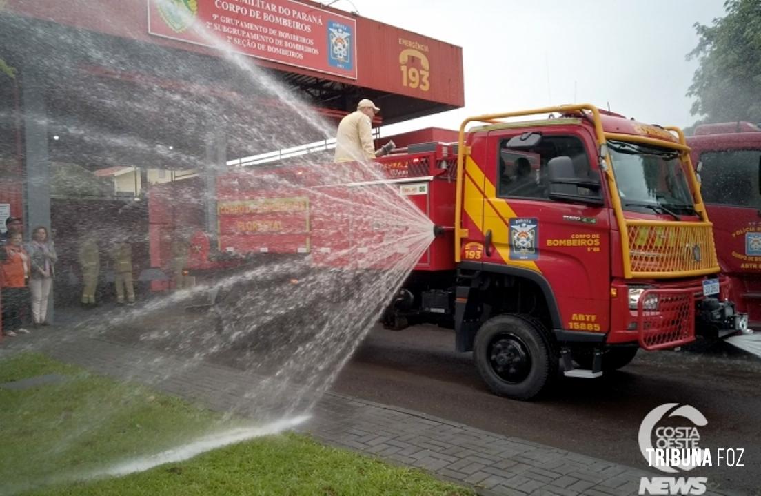 Corpo de Bombeiros recebe nova viatura de combate a incêndios em SMI