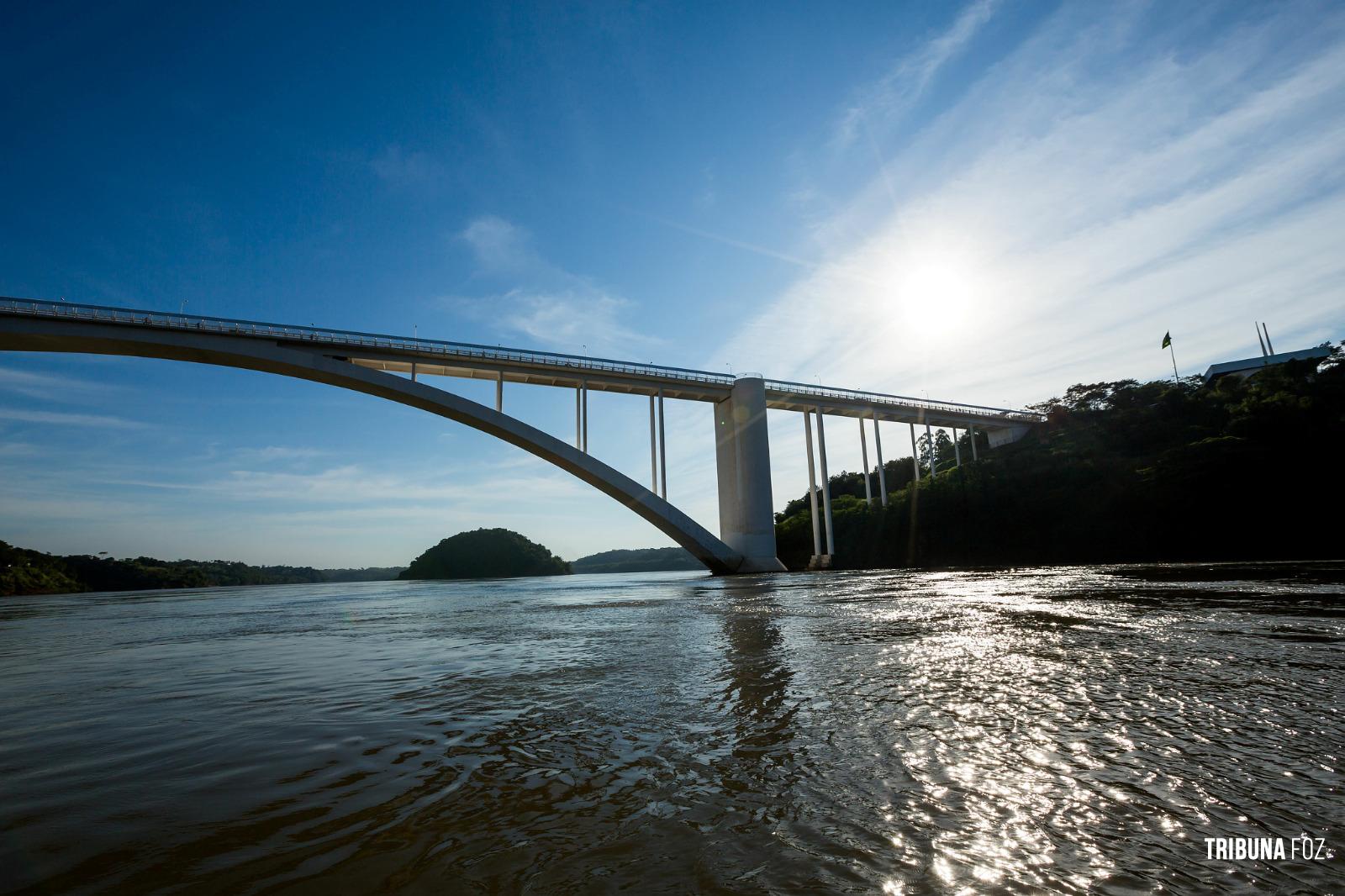 Itaipu emite alerta sobre possíveis novas enchentes em bairro de Ciudad del Este devido à enchente do Rio Paraná