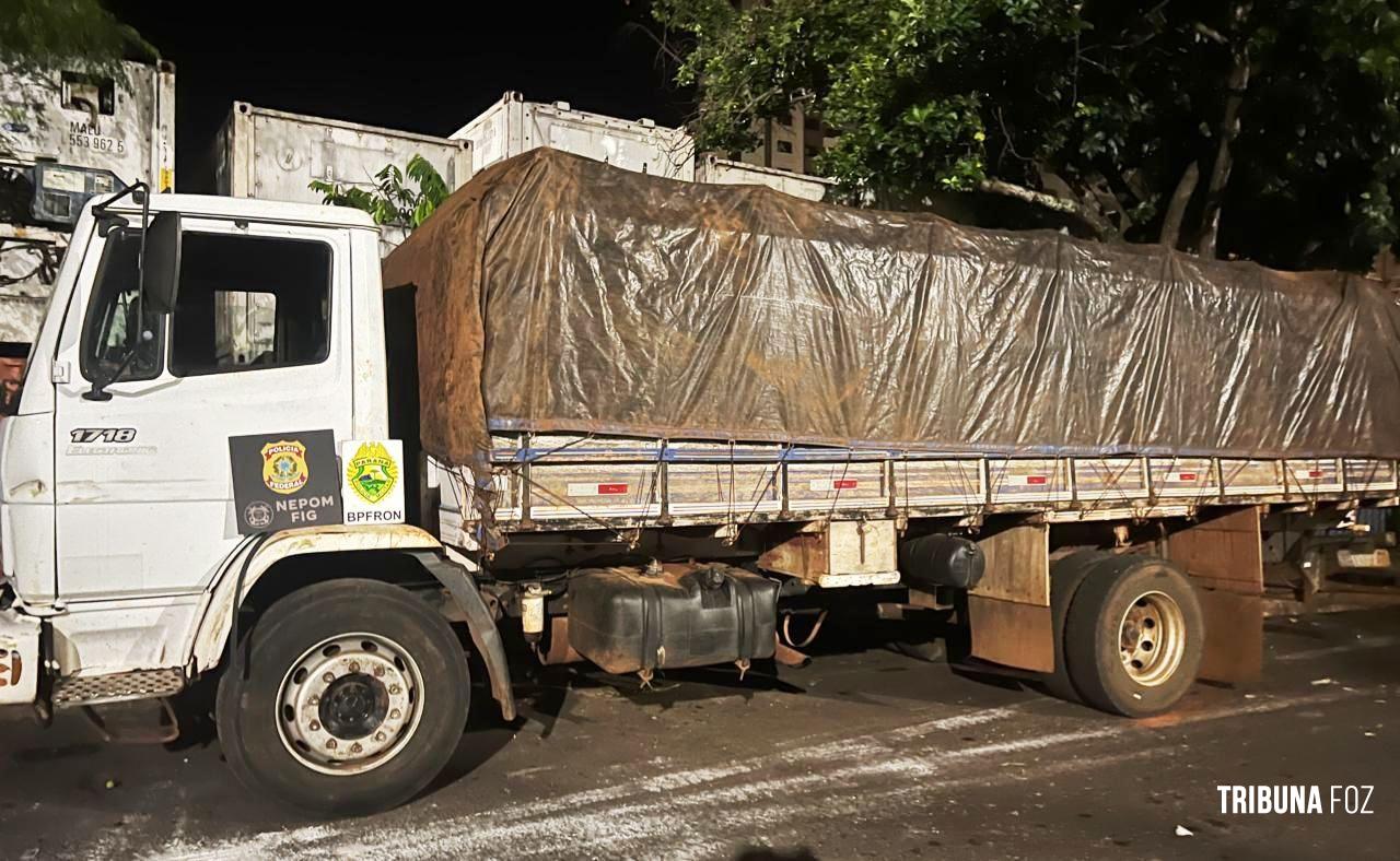 Polícia Federal e BPFRON apreenderam caminhão carregado com cigarros em Itaipulândia