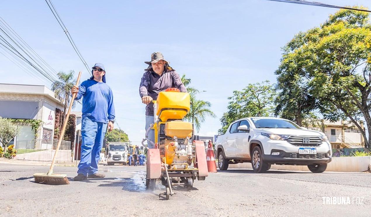 Secretaria de Obras retoma recuperação da Avenida das Cataratas