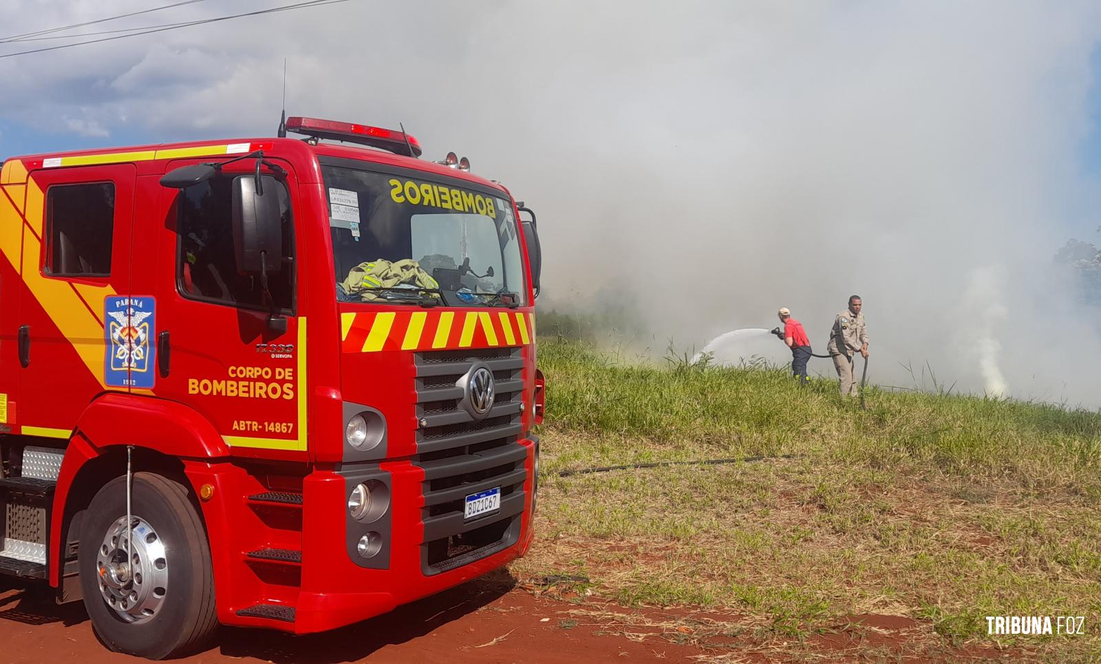 Bombeiros interveem em incêndio de campo no Jardim Copacabana