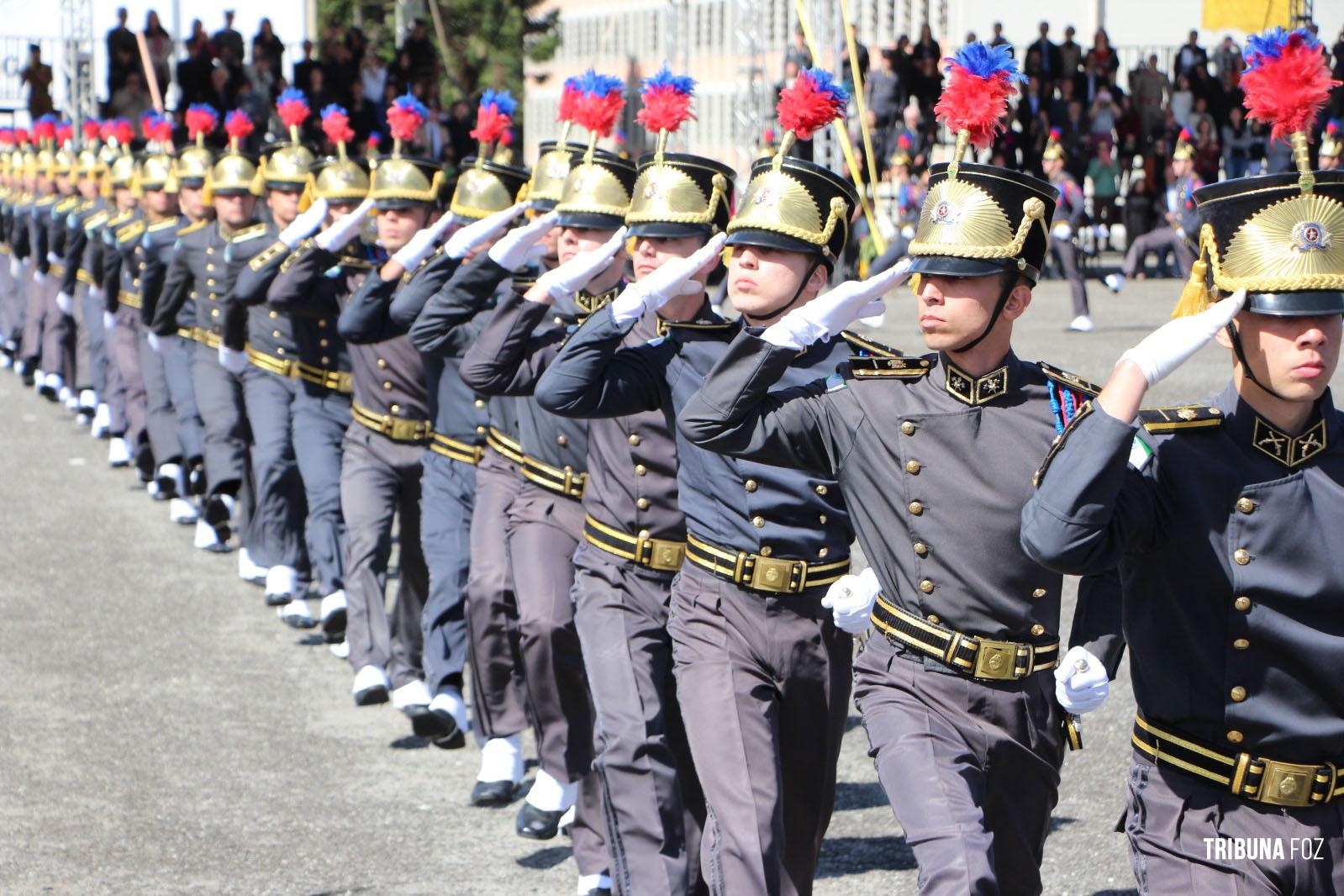 Polícia Militar do Paraná realizou o tradicional Desfile de Tiradentes