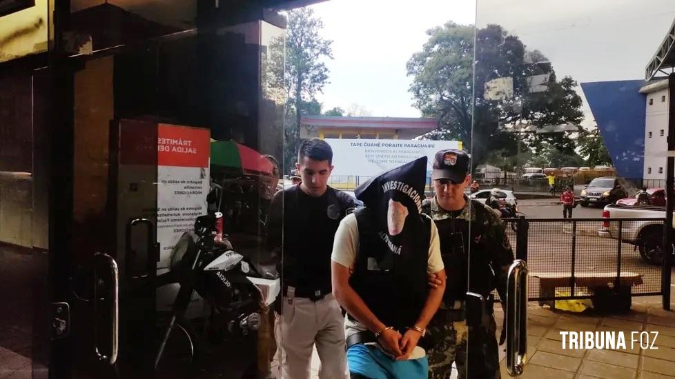 Brasileiro que matou policial no RS é preso no Paraguai e entregue para a PF na Ponte da Amizade