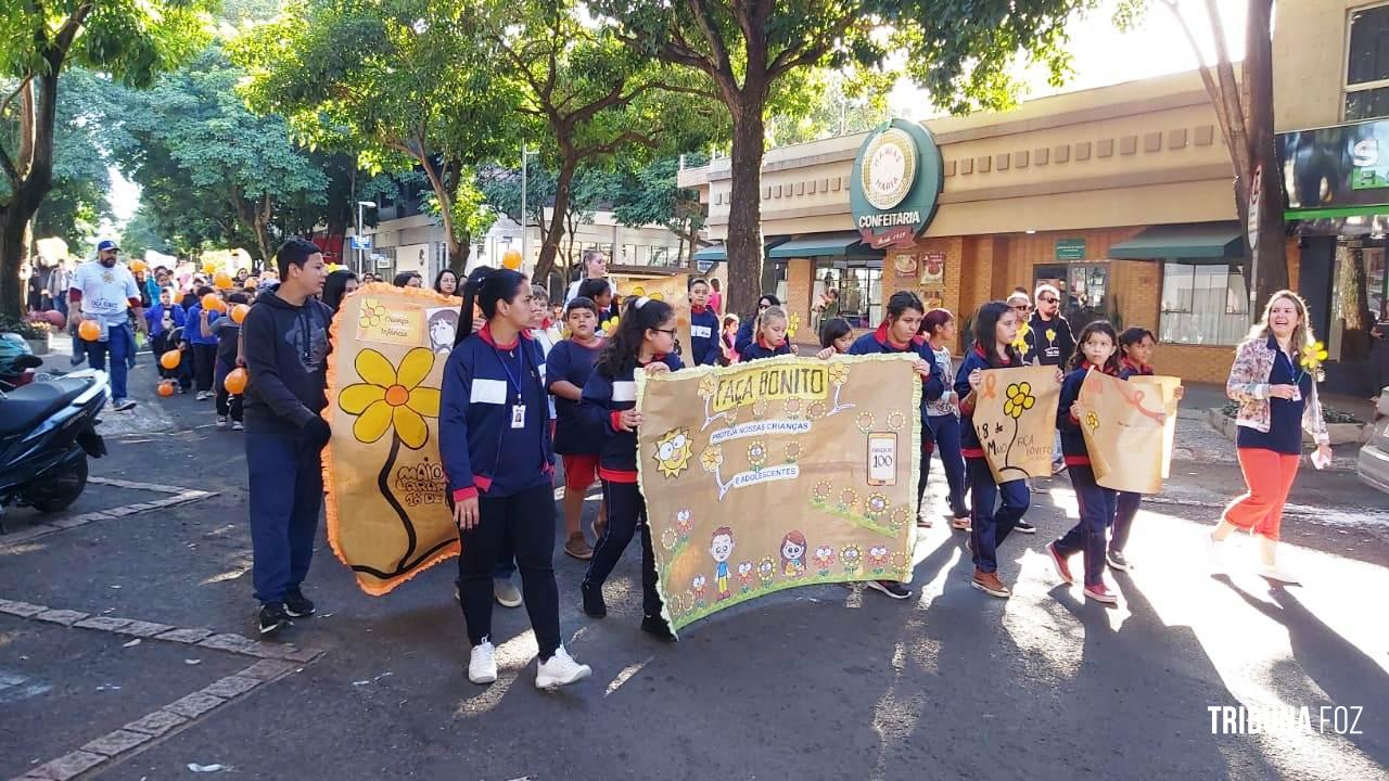 Caminhada alerta para o aumento da violência contra crianças e adolescentes em Foz do Iguaçu