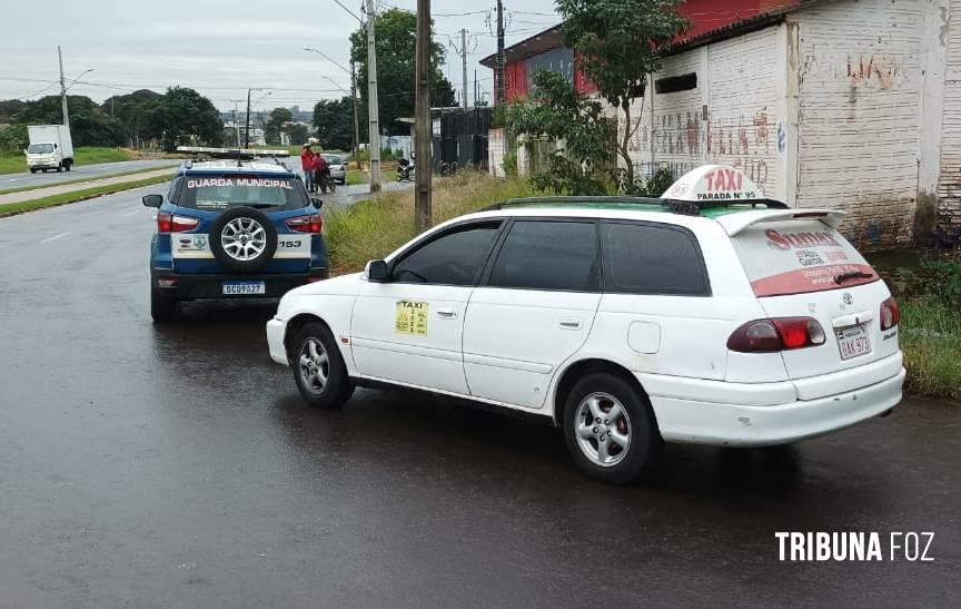 GM recupera veiculo taxi de placas paraguaias roubado próximo a rodoviária de Foz