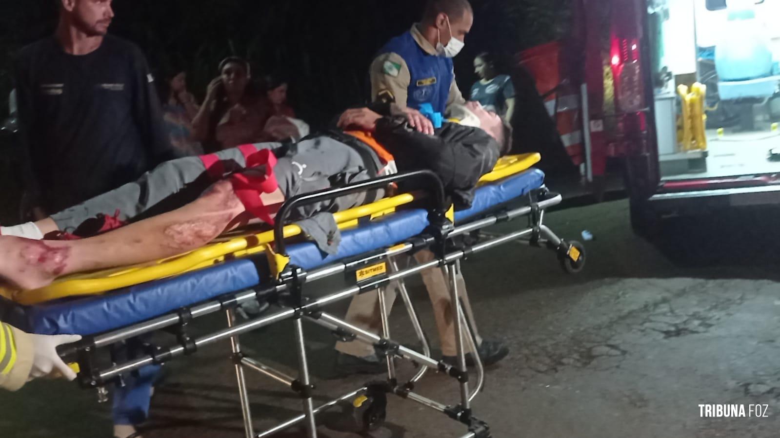 Motociclista atropelada cachorro, sofre queda e é socorrido pelo Siate Motociclista atropelada cachorro, sofre queda e é socorrido pelo Siate