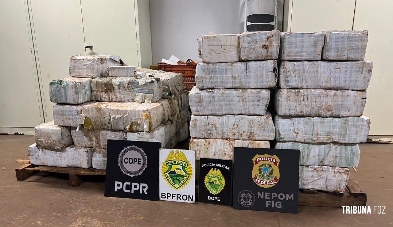 PF, PM e PC apreendem embarcação carregada com 1.006 Kg de maconha em Santa Helena