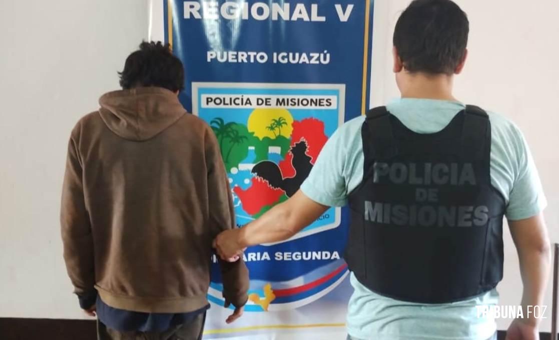 Policia de Puerto Iguazú prende homem que foi flagrado furtado uma bomba de água