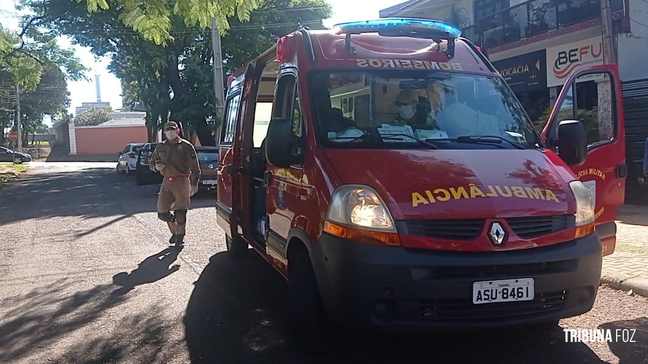 Siate socorre motociclista que atropelou cachorro na Av. República Argentina Siate socorre motociclista que atropelou cachorro na Av. República Argentina