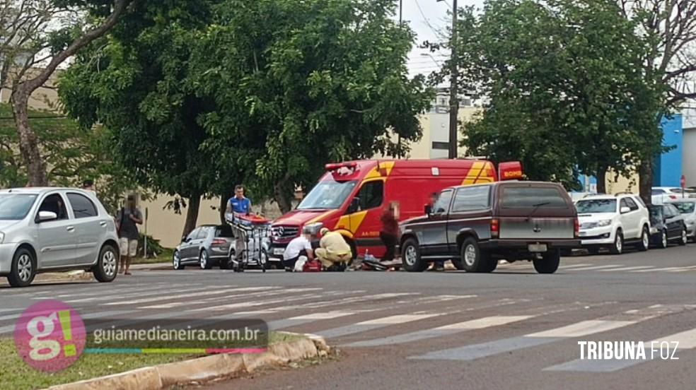 Acidente envolvendo caminhonete e bicicleta elétrica no centro de Medianeira