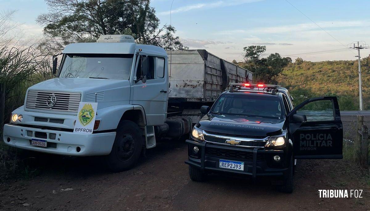 BPFRON apreende carreta carregada com cigarro em Santo Antônio do Sudoeste