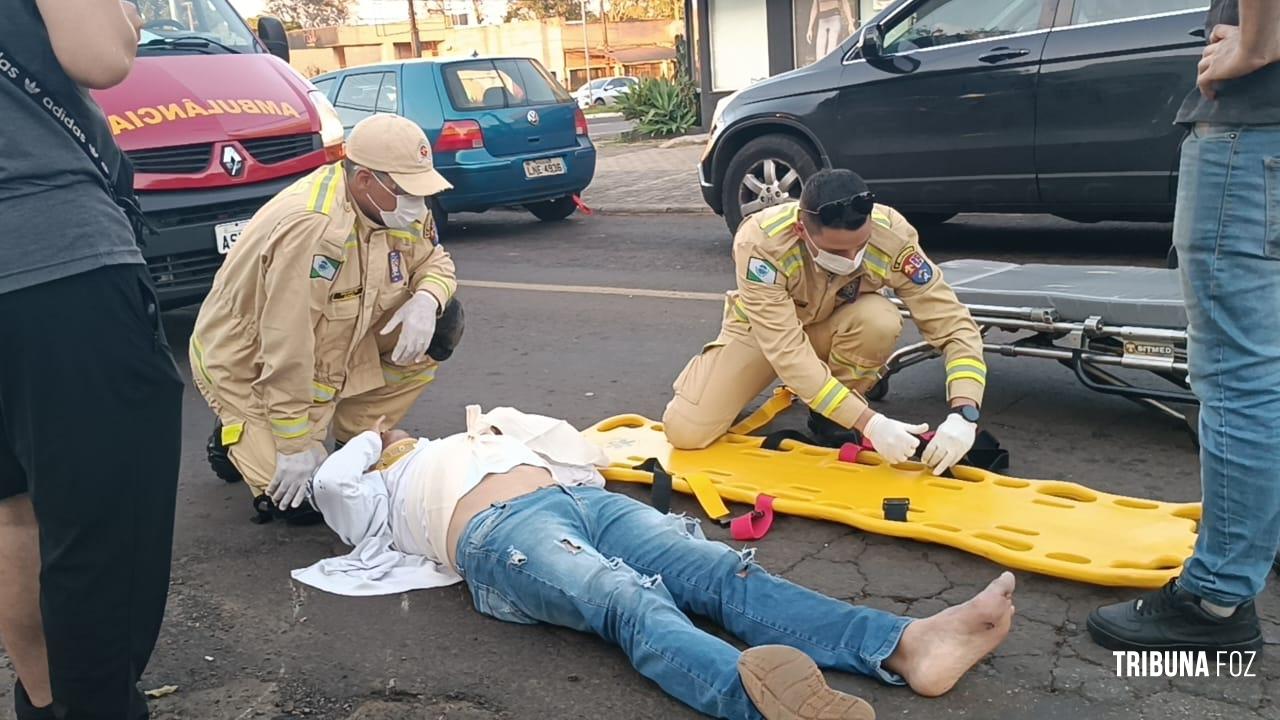 Motociclista é socorrido pelo Siate após colisão de duas motos na Vila Yolanda