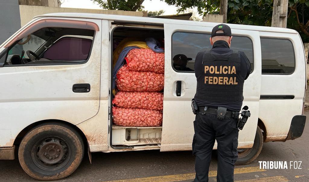 PF prende quatro pessoas e apreende 2 veículos com contrabando em Foz do Iguaçu