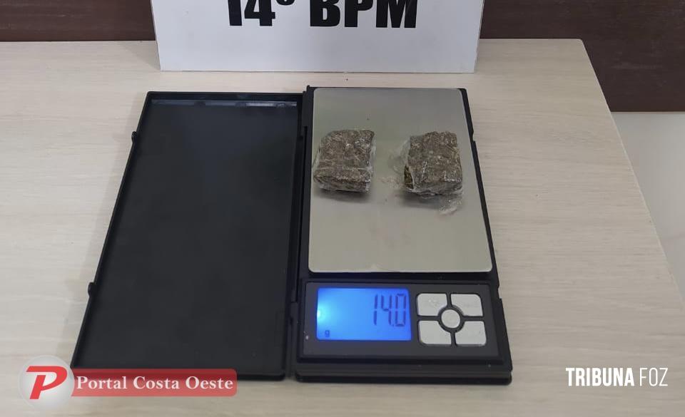 PM de São Miguel do Iguaçu apreende porção de maconha e encaminha dois à Delegacia