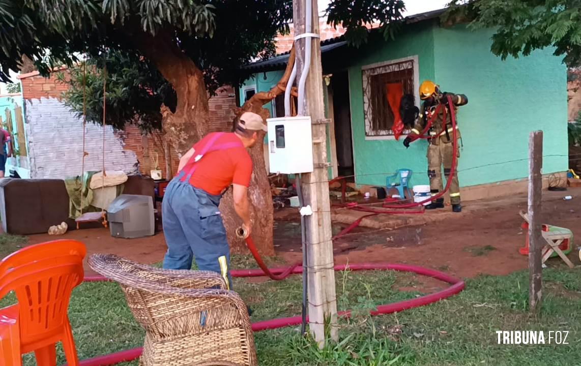 Bombeiros intervém incêndio a residência no Porto Meira