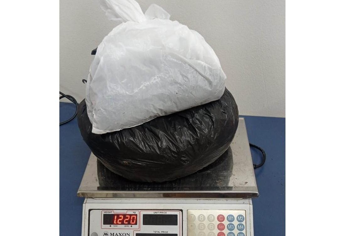 PM apreende 1,2 Kg de maconha na modalidade capulho na Favela do Monsenhor Guilherme