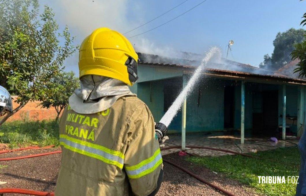 Curto-circuito em ventilador provoca incêndio a residência em Santa Helena