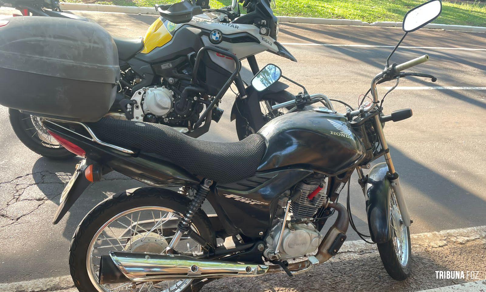 ROCAM recupera moto roubada que estava estacionada no pátio do Hospital Municipal