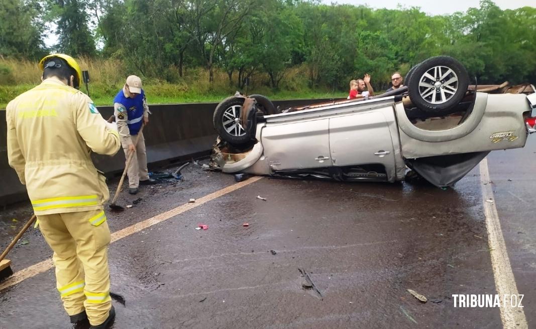 Capotamento na BR 277: Bombeiros atendem ocorrência em São Miguel do Iguaçu