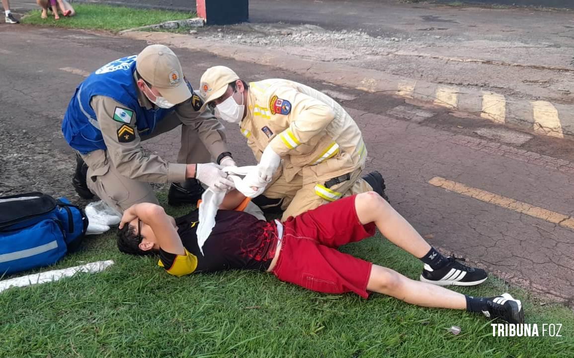 Ciclista é socorrido pelo Siate após queda na Av. das Cataratas