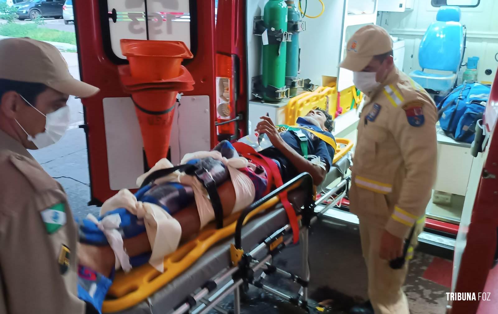 Motociclista fica gravemente ferido e é socorrido pelo Siate no Jardim Panorama Motociclista fica gravemente ferido e é socorrido pelo Siate no Jardim Panorama