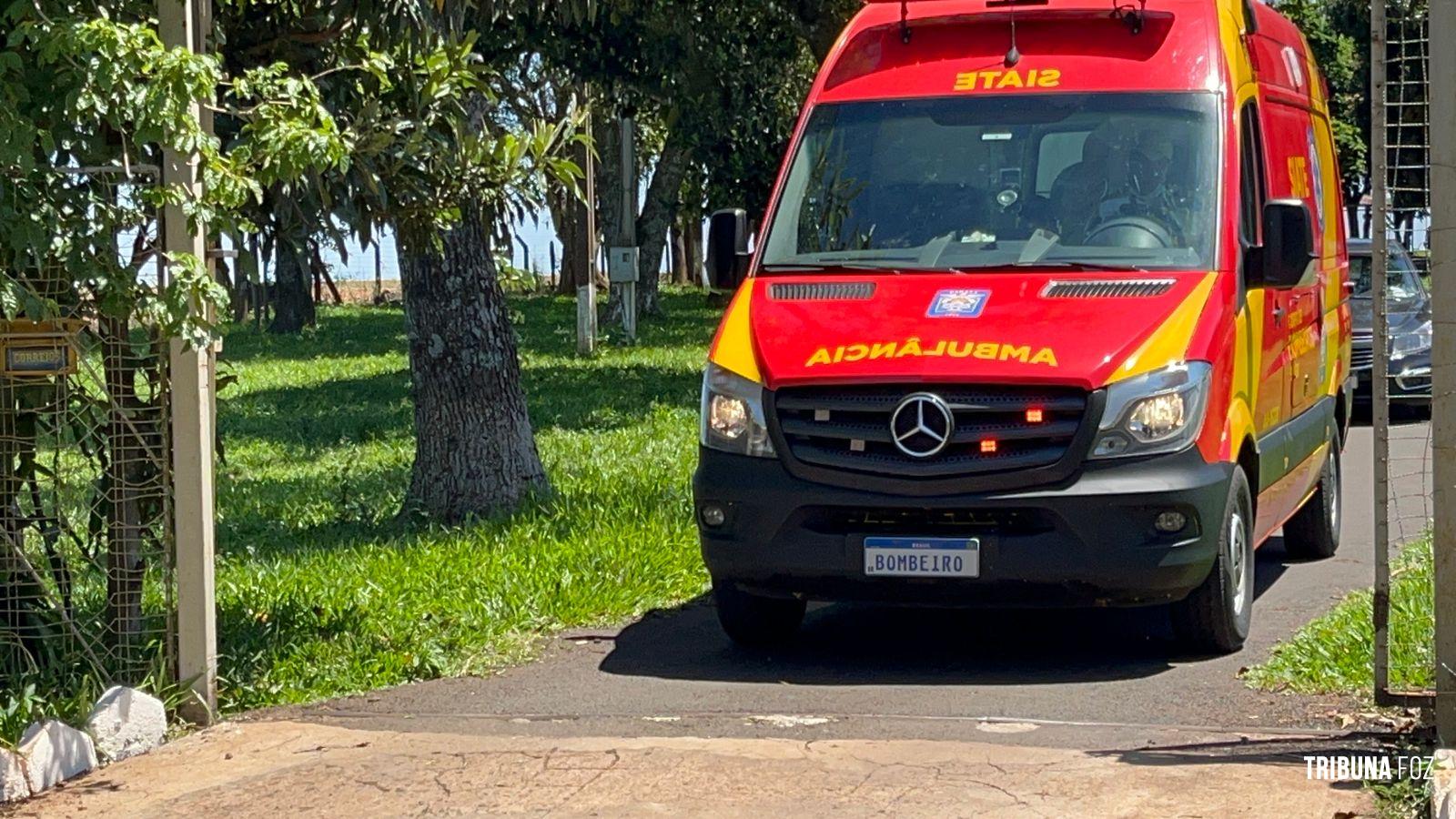 Pára-quedista é socorrido pelo Siate após ficar ferido durante  pouso em Foz do Iguaçu